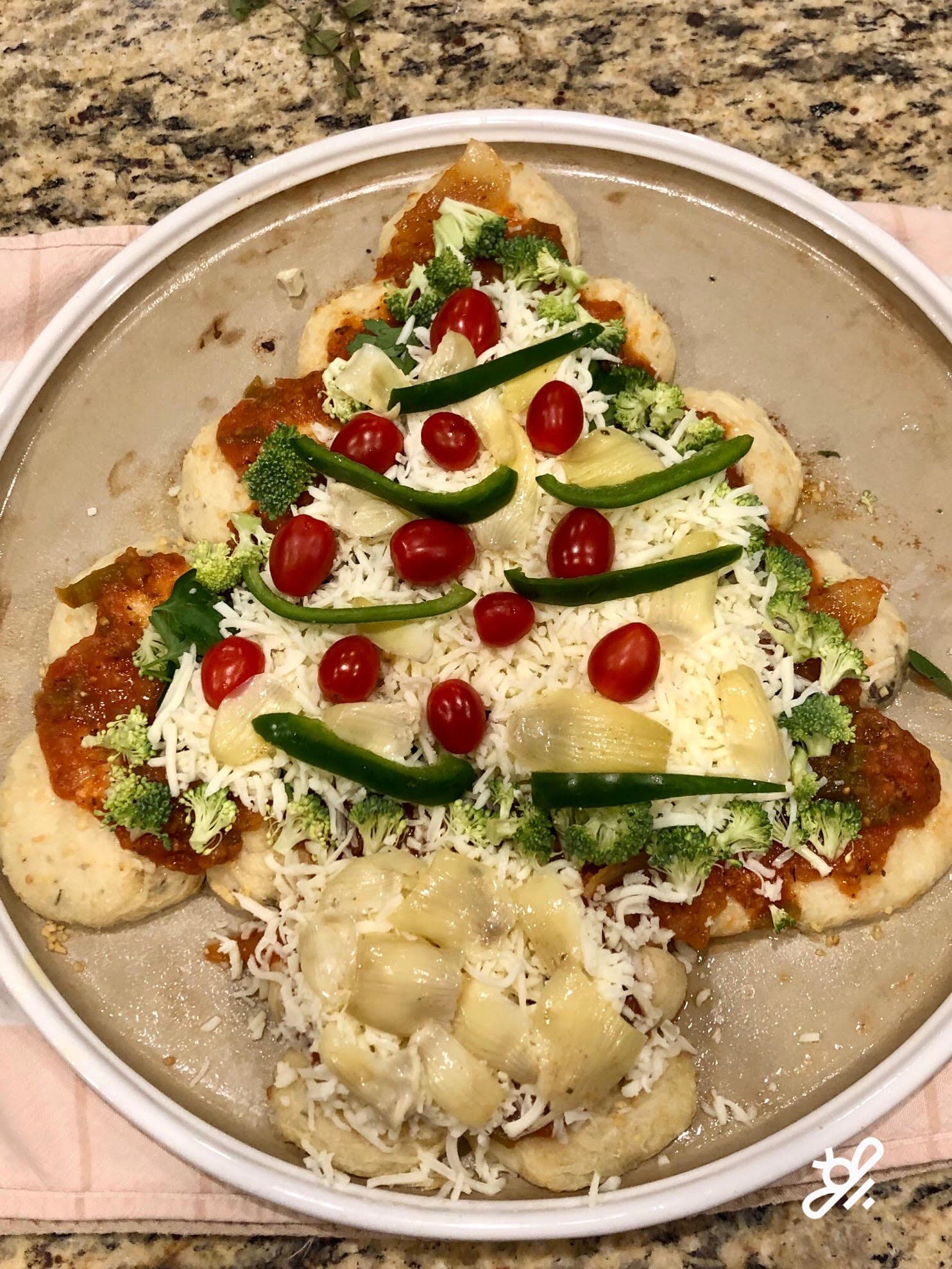 pull apart christmas tree pizza