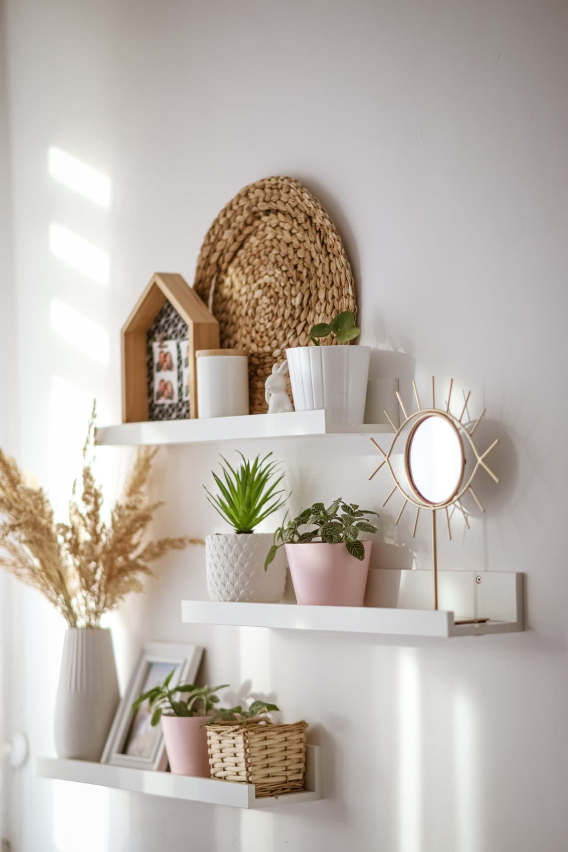 3 Plant shelves
