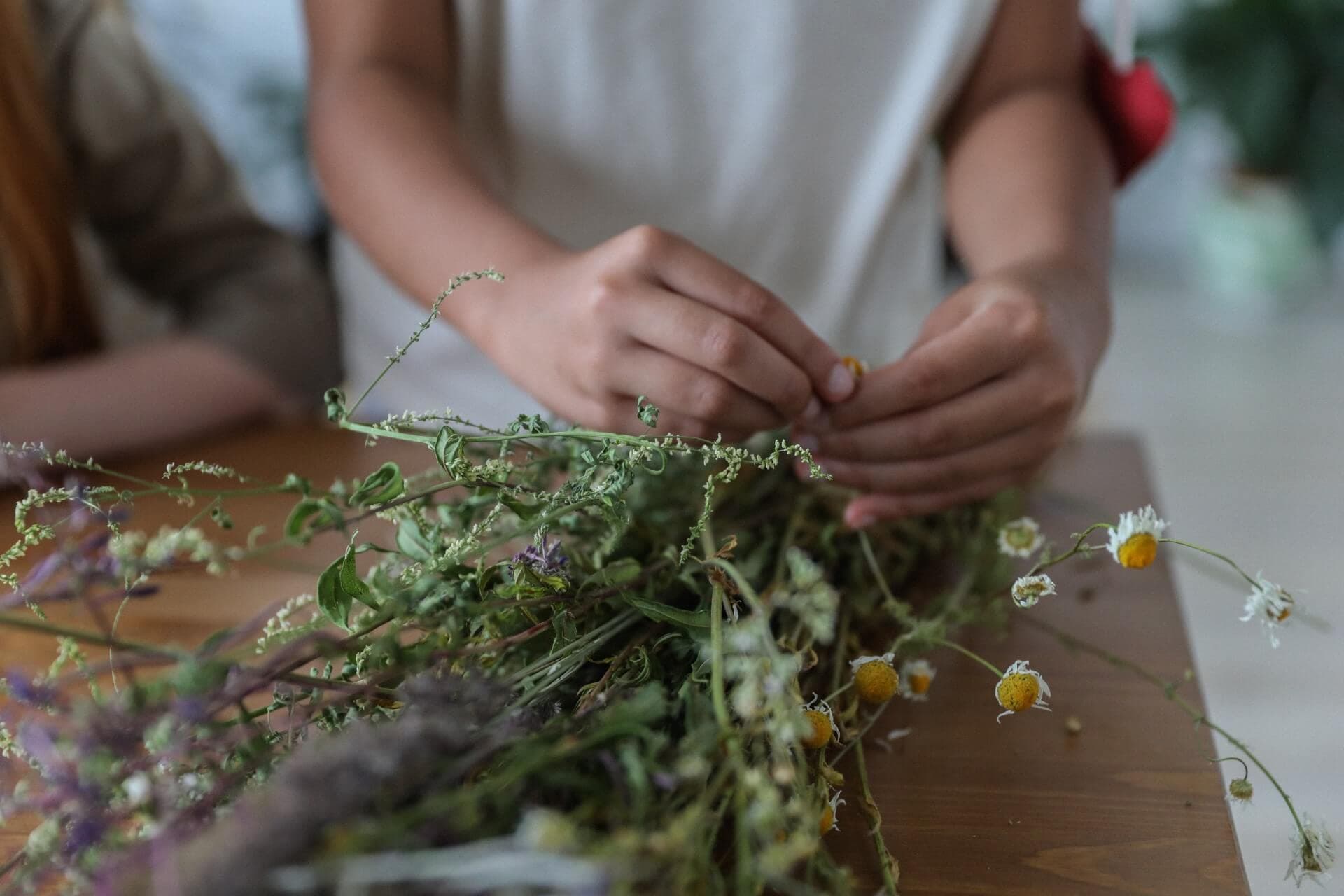 flower bouquet arrangement by monstera pexels